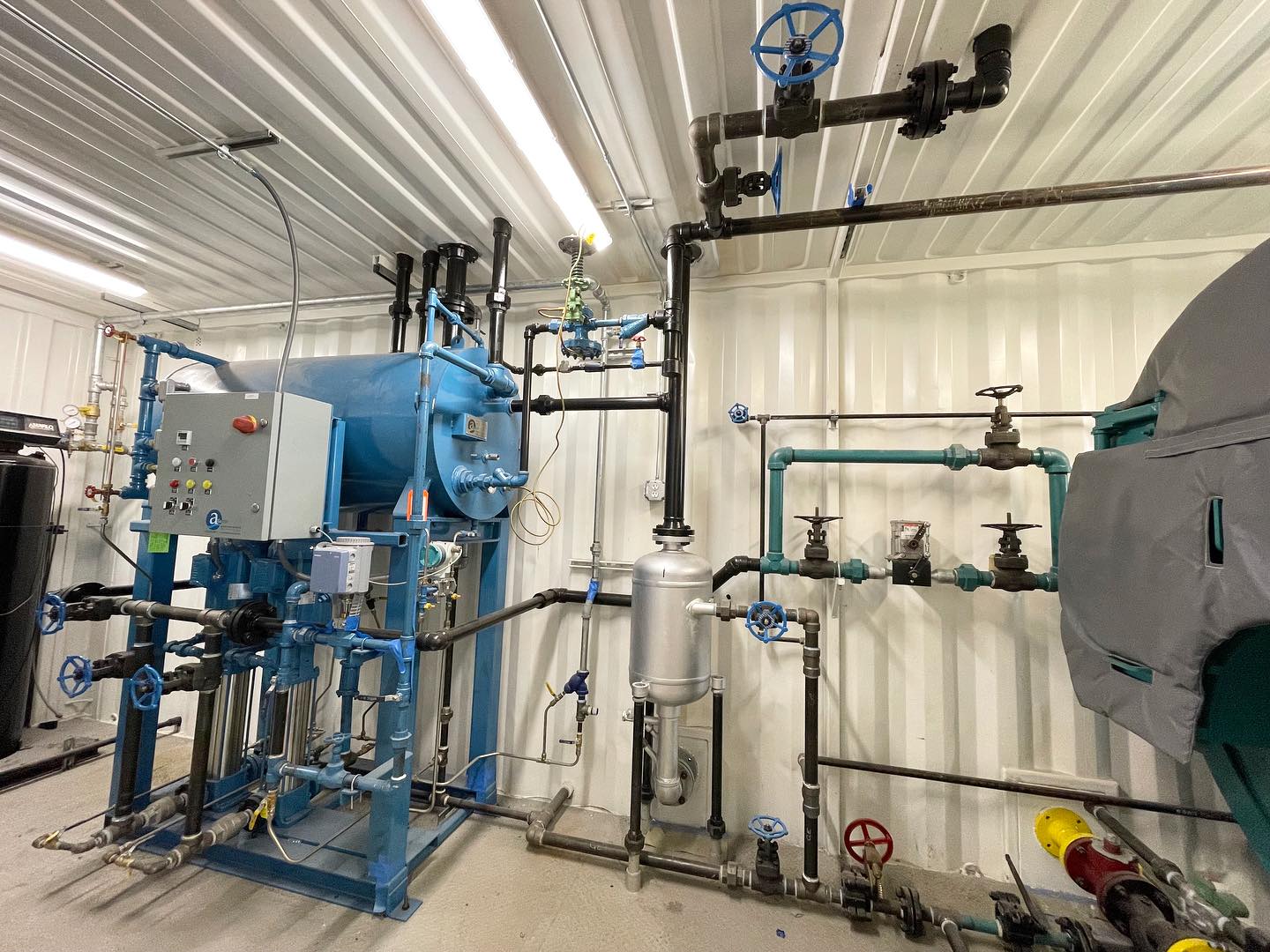 Industrial boiler and steam pipework